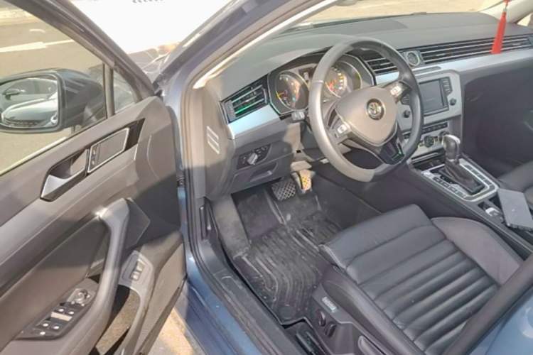 Used Volkswagen Variant  Driver Seat
