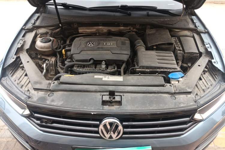 Used Volkswagen Variant  Engine Bay