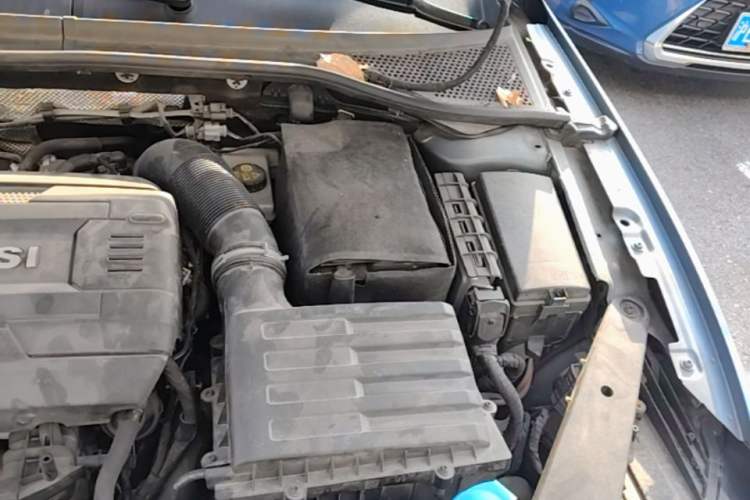 Used Volkswagen Variant  Engine Bay Left
