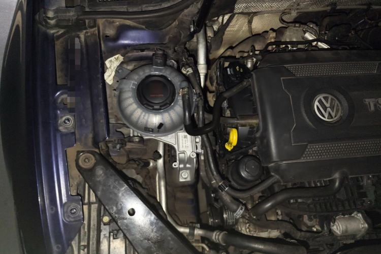 Used Volkswagen Variant 2017 380TSI Two-Wheel Drive Comfort Edition Engine Bay Right