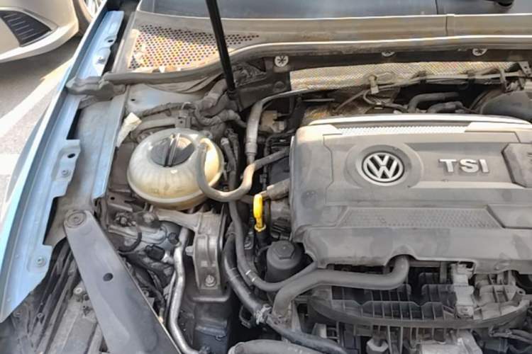 Used Volkswagen Variant  Engine Bay Right
