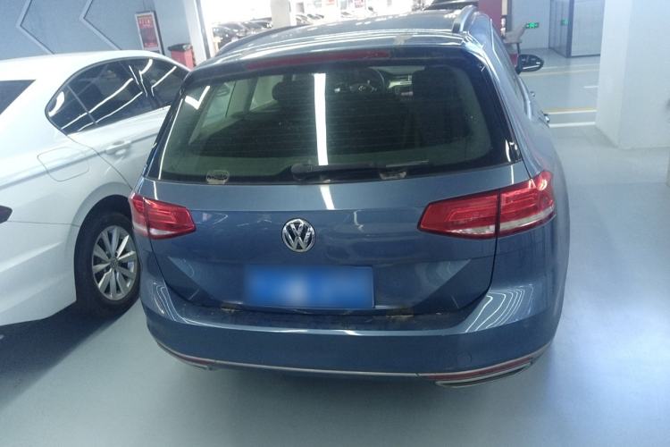 Used Volkswagen Variant 2017 380TSI Two-Wheel Drive Comfort Edition Exterior 4
