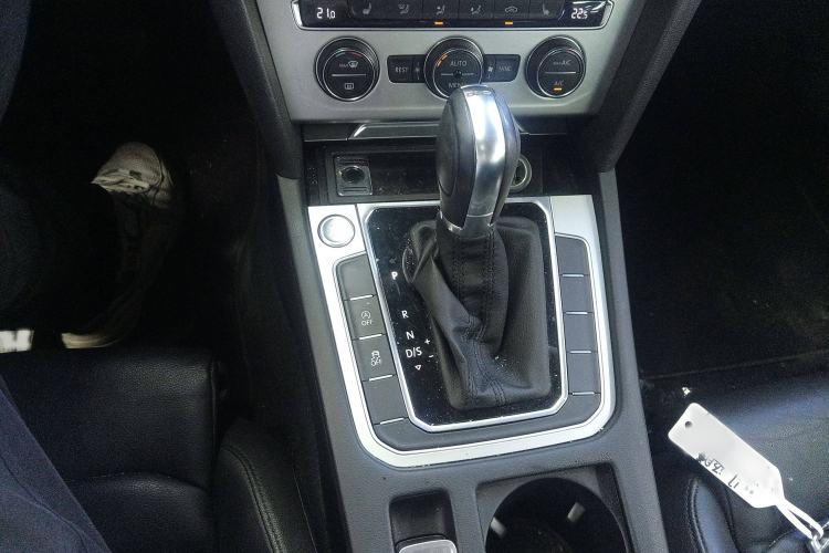 Used Volkswagen Variant 2017 380TSI Two-Wheel Drive Comfort Edition Gear Lever