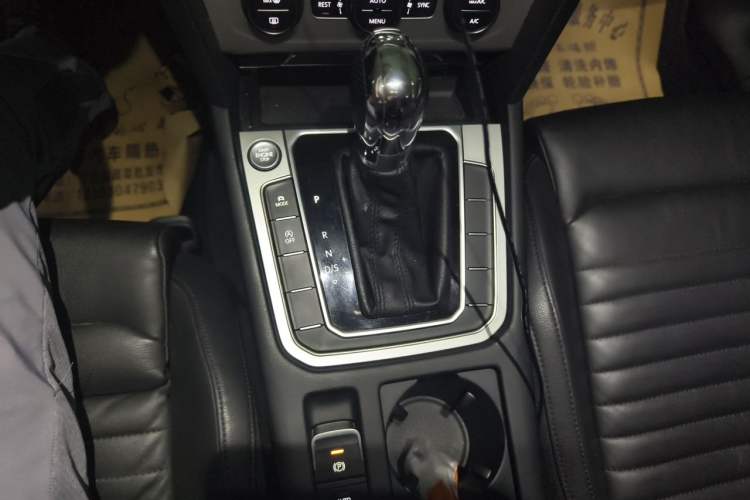 Used Volkswagen Variant 2017 380TSI Two-Wheel Drive Comfort Edition Gear Lever