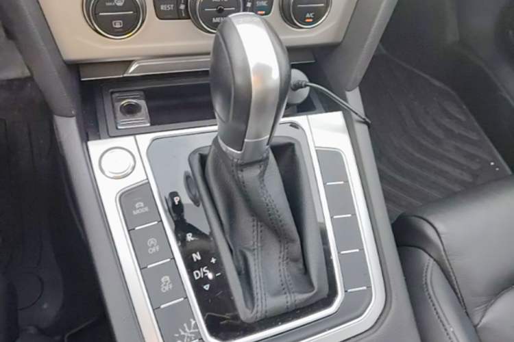 Used Volkswagen Variant  Gear Lever