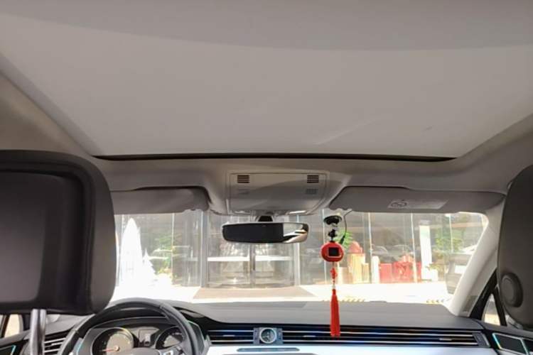 Used Volkswagen Variant  Headliner