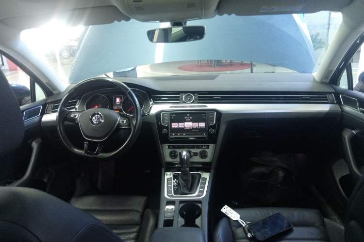 Used Volkswagen Variant 2017 380TSI Two-Wheel Drive Comfort Edition Interior 2