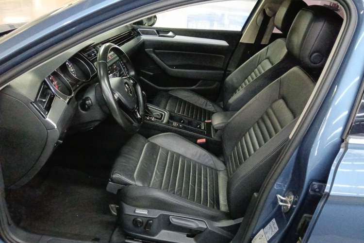 Used Volkswagen Variant 2017 380TSI Two-Wheel Drive Comfort Edition Left Front Seat