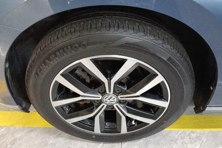 Used Volkswagen Variant 2017 380TSI Two-Wheel Drive Comfort Edition Left Front Wheel Hub