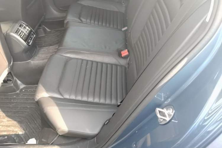 Used Volkswagen Variant  Left Rear Seat