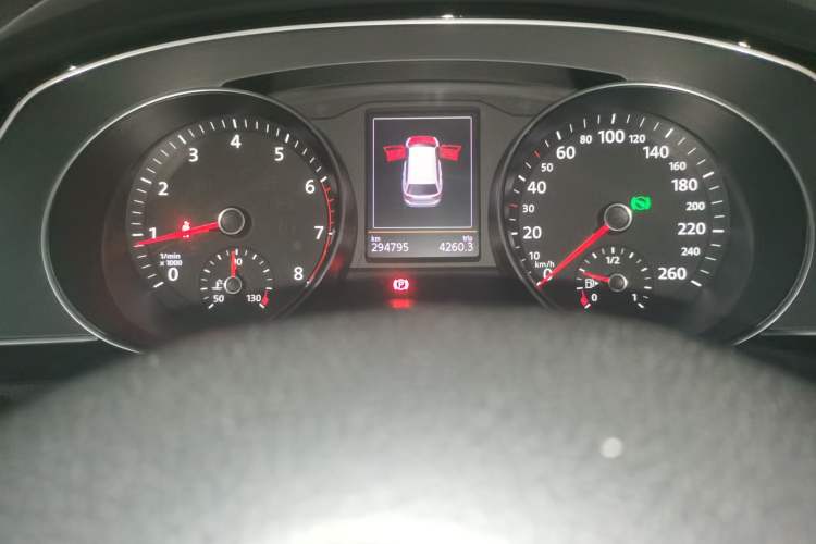 Used Volkswagen Variant 2017 380TSI Two-Wheel Drive Comfort Edition Odometer Close Up