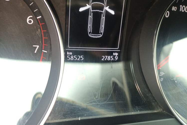 Used Volkswagen Variant  Odometer Close Up