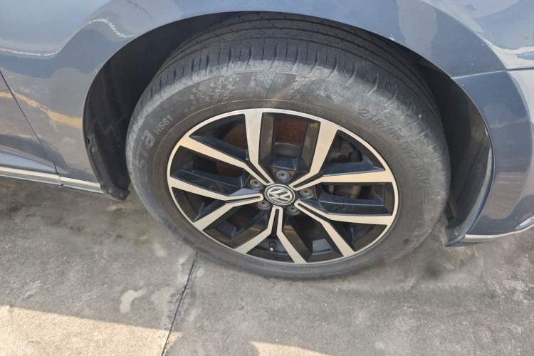 Used Volkswagen Variant 2017 380TSI Two-Wheel Drive Comfort Edition Right Front Wheel Hub