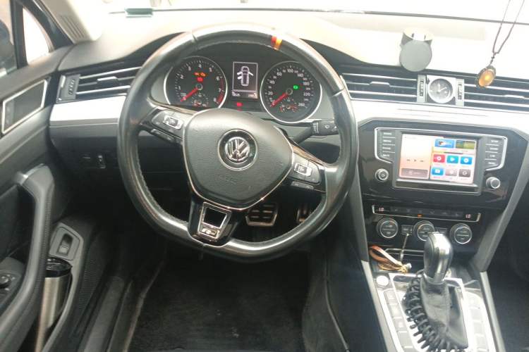 Used Volkswagen Variant  Steering Wheel