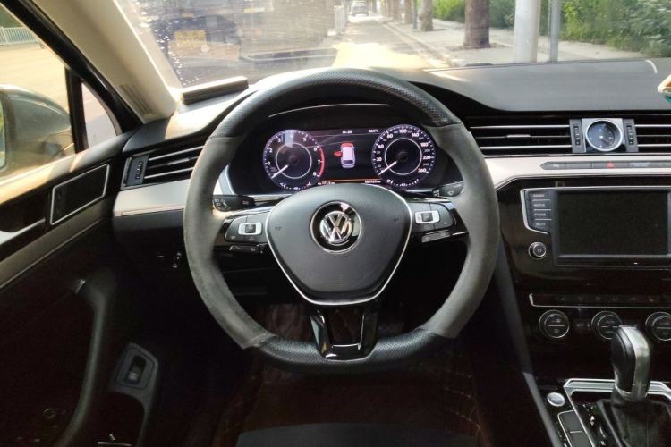 Used Volkswagen Variant 2017 380TSI Two-Wheel Drive Comfort Edition Steering Wheel