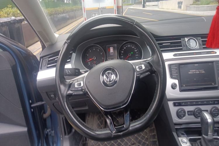Used Volkswagen Variant 2017 380TSI Two-Wheel Drive Comfort Edition Steering Wheel