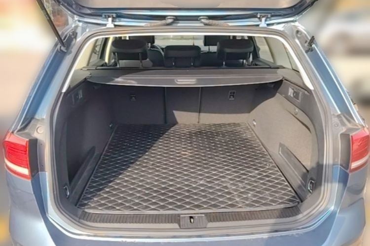 Used Volkswagen Variant  Trunk