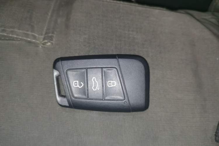 Used Volkswagen Variant 2017 380TSI Two-Wheel Drive Comfort Edition Vehicle Key
