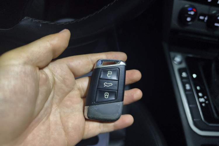 Used Volkswagen Variant 2017 380TSI Two-Wheel Drive Comfort Edition Vehicle Key