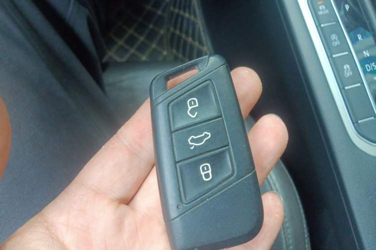 Used Volkswagen Variant 2017 380TSI Two-Wheel Drive Comfort Edition Vehicle Key