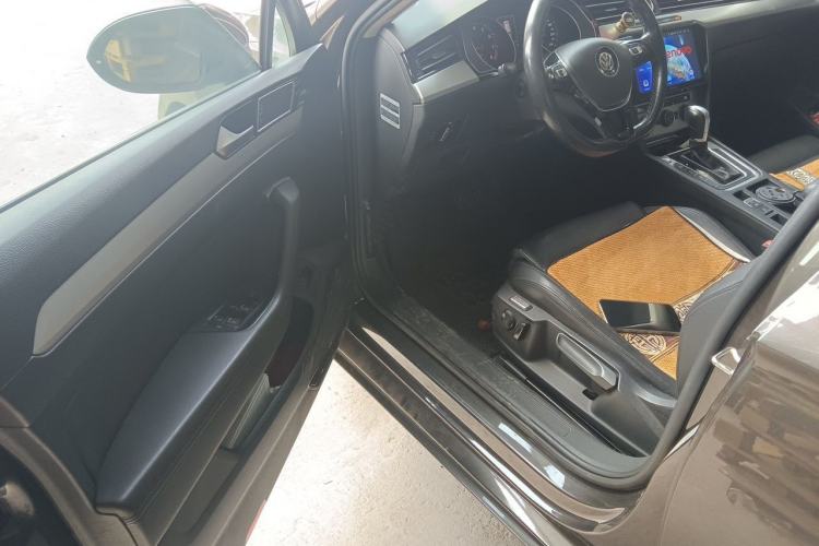Used Volkswagen Variant 2017 380TSI Two-Wheel Drive Comfort Edition Driver Seat
