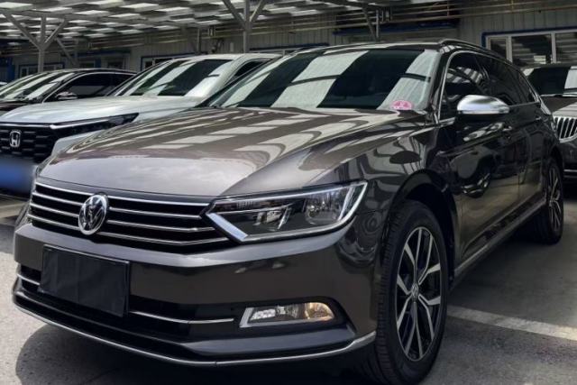 Used Volkswagen Variant 2017 380TSI Two-Wheel Drive Comfort Edition