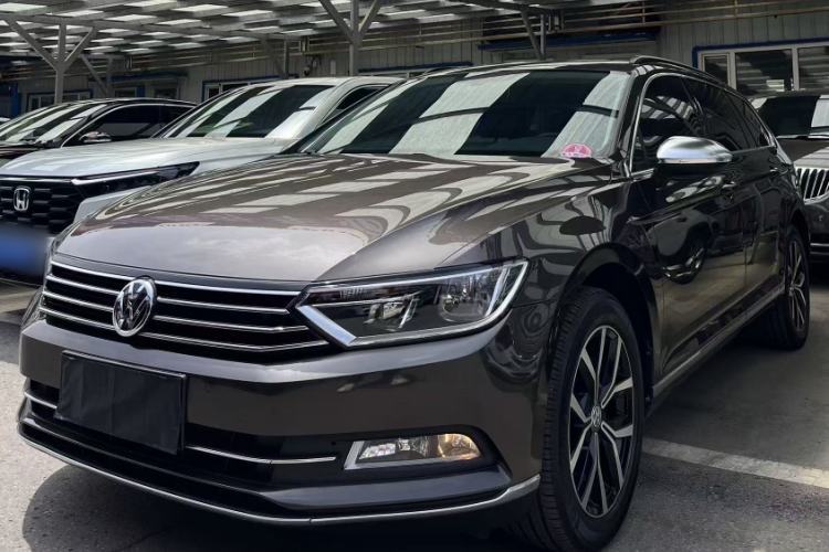 Used Volkswagen Variant 2017 380TSI Two-Wheel Drive Comfort Edition Guazi used car, China used car export, Used car for sale, Used cars, Cheapest cars for sale
