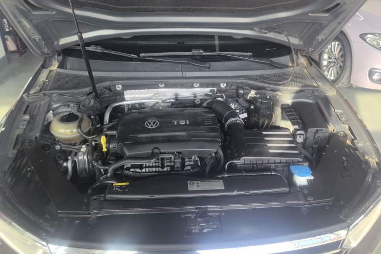 Used Volkswagen Variant 2017 380TSI Four-Wheel Drive Longitudinal Version Engine Bay