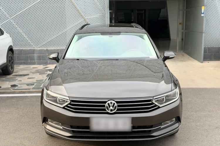 Used Volkswagen Variant 2017 380TSI Two-Wheel Drive Comfort Edition Exterior 1