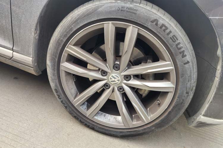 Used Volkswagen Variant 2017 380TSI Two-Wheel Drive Comfort Edition Exterior 1