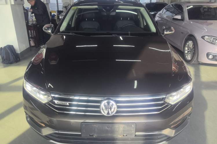 Used Volkswagen Variant 2017 380TSI Four-Wheel Drive Longitudinal Version Exterior 1