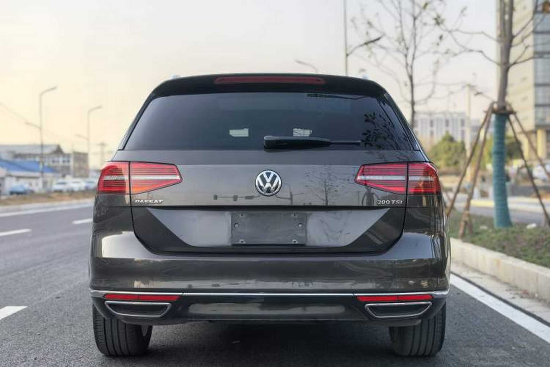 Used Volkswagen Variant 2017 380TSI Two-Wheel Drive Comfort Edition Exterior 10