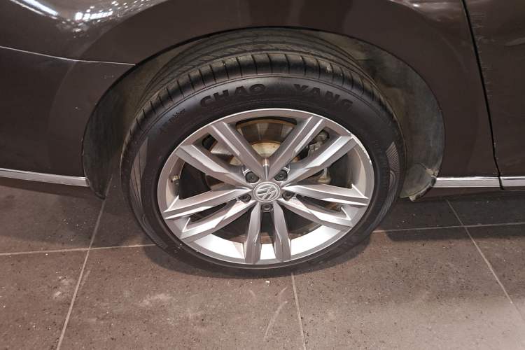 Used Volkswagen Variant 2017 380TSI Two-Wheel Drive Comfort Edition Exterior 2