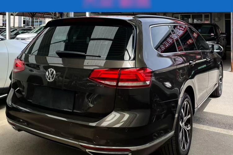 Used Volkswagen Variant 2017 380TSI Two-Wheel Drive Comfort Edition Exterior 2