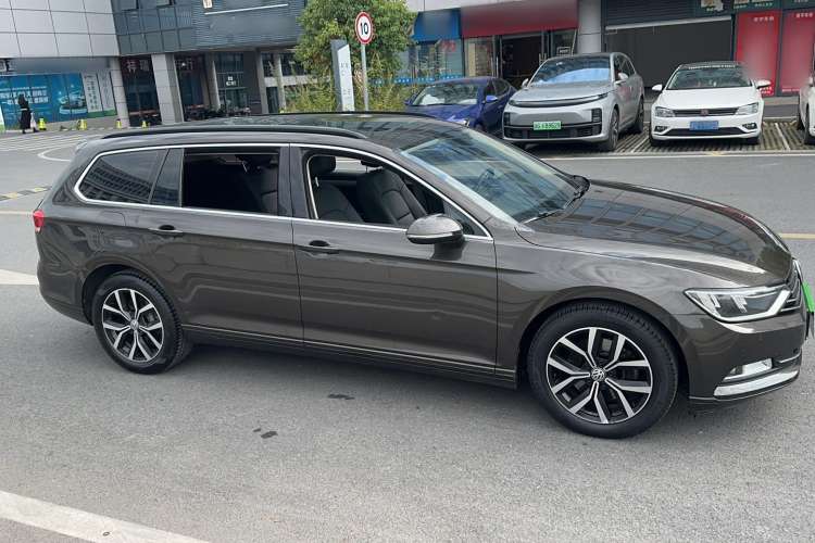 Used Volkswagen Variant 2017 280TSI Two-Wheel-Drive Comfort Edition Exterior 2