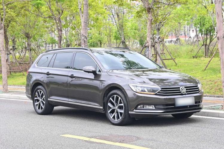 Used Volkswagen Variant 2017 380TSI Two-Wheel Drive Comfort Edition Exterior 2