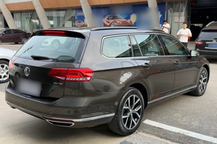 Used Volkswagen Variant 2017 380TSI Two-Wheel Drive Comfort Edition Exterior 3