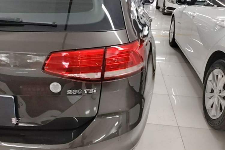Used Volkswagen Variant 2017 280TSI Two-Wheel-Drive Comfort Edition Exterior 3