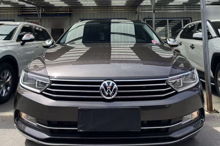 Used Volkswagen Variant 2017 380TSI Two-Wheel Drive Comfort Edition Exterior 4