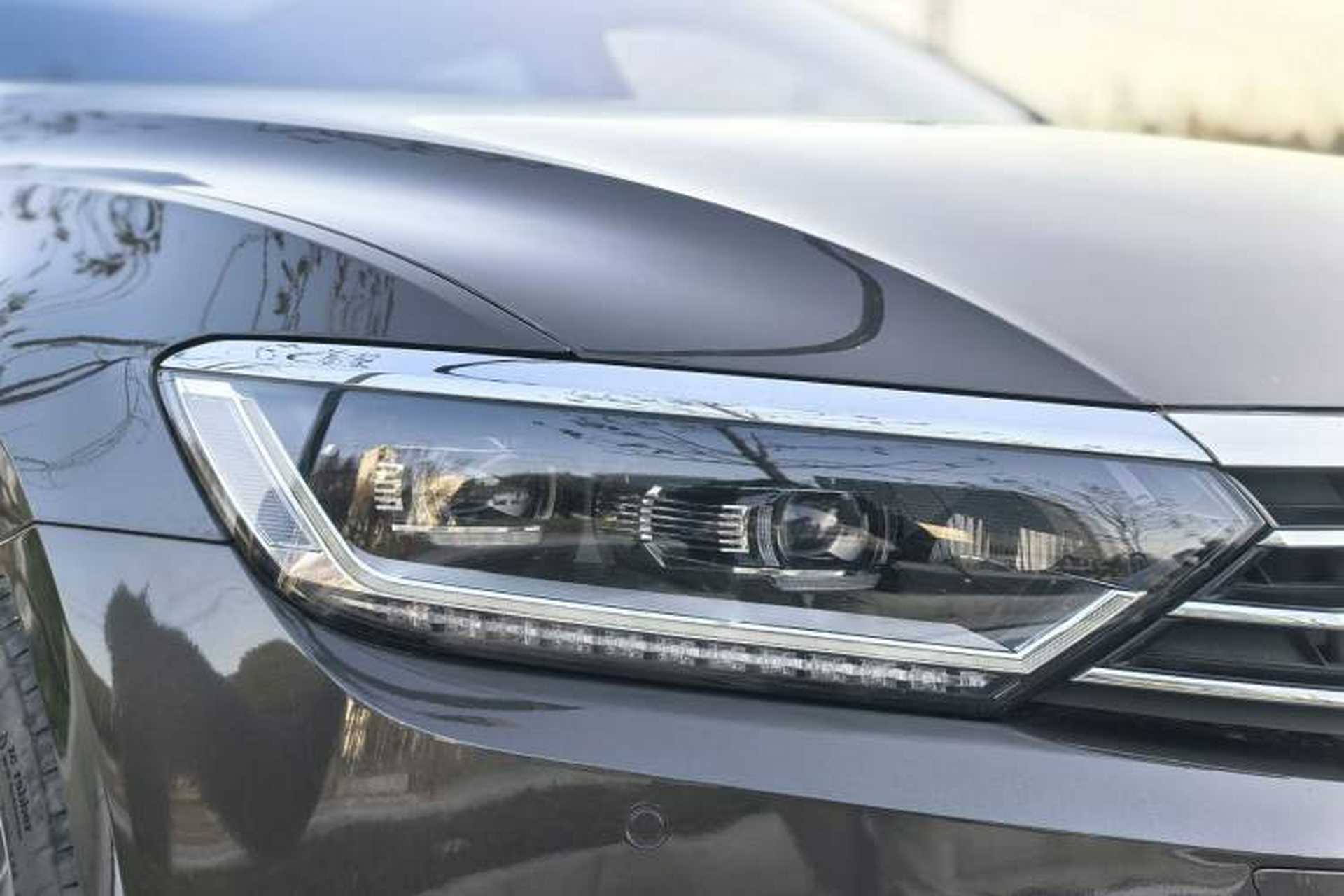 Used Volkswagen Variant 2017 380TSI Two-Wheel Drive Comfort Edition Exterior 5