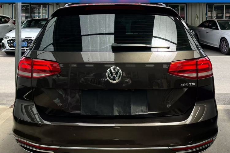 Used Volkswagen Variant 2017 380TSI Two-Wheel Drive Comfort Edition Exterior 5