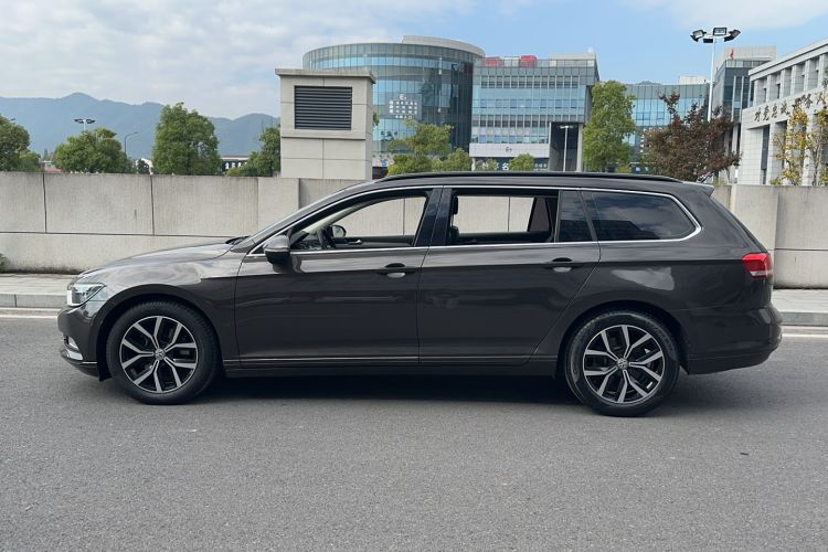 Used Volkswagen Variant 2017 280TSI Two-Wheel-Drive Comfort Edition Exterior 5