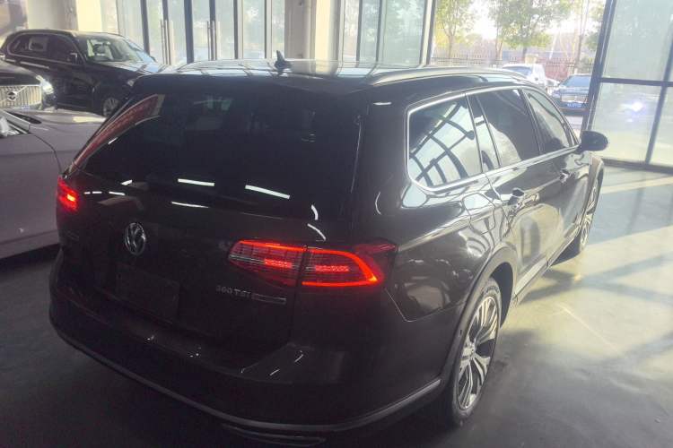 Used Volkswagen Variant 2017 380TSI Four-Wheel Drive Longitudinal Version Exterior 5