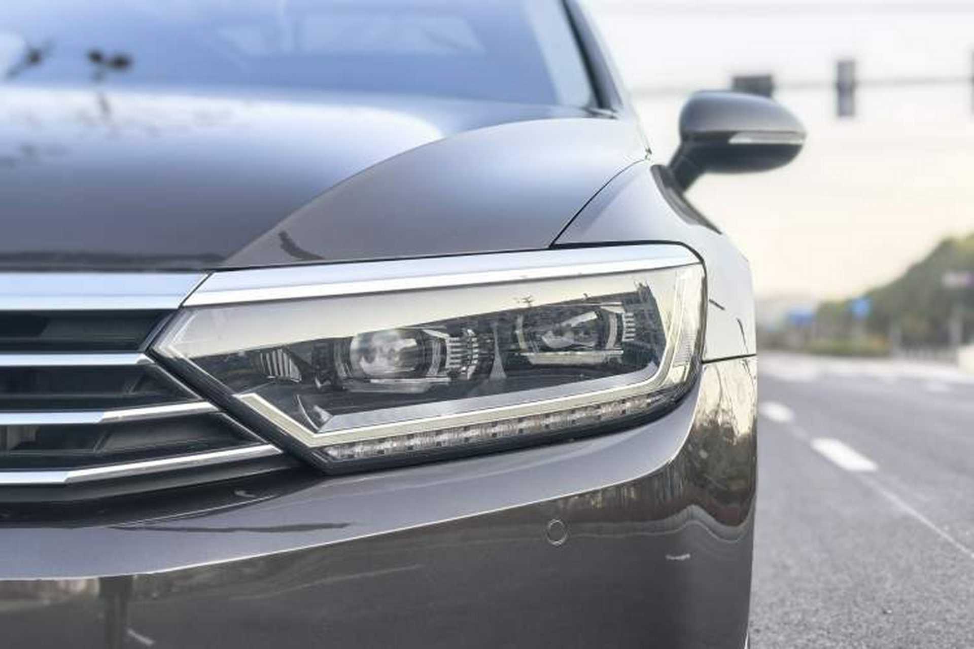 Used Volkswagen Variant 2017 380TSI Two-Wheel Drive Comfort Edition Exterior 6