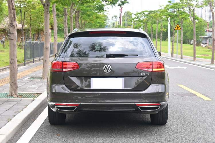 Used Volkswagen Variant 2017 380TSI Two-Wheel Drive Comfort Edition Exterior 6