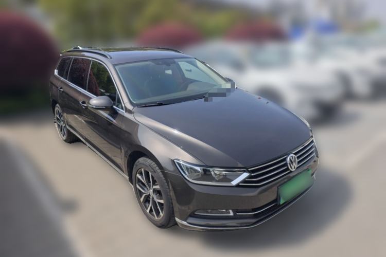Used Volkswagen Variant 2017 380TSI Two-Wheel Drive Comfort Edition Front Right 45 Deg