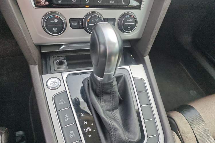 Used Volkswagen Variant 2017 380TSI Two-Wheel Drive Comfort Edition Gear Lever