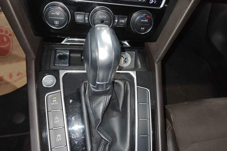 Used Volkswagen Variant 2017 380TSI Two-Wheel Drive Comfort Edition Gear Lever