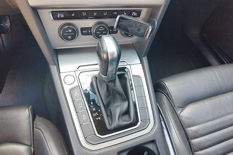 Used Volkswagen Variant 2017 380TSI Two-Wheel Drive Comfort Edition Gear Lever