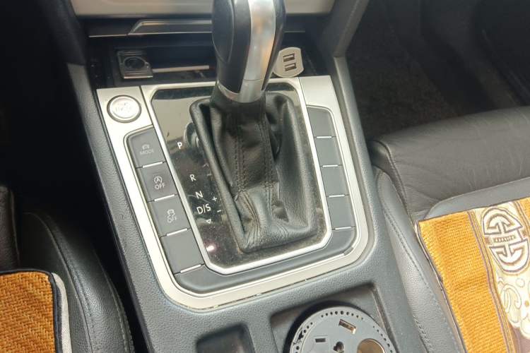 Used Volkswagen Variant 2017 380TSI Two-Wheel Drive Comfort Edition Gear Lever